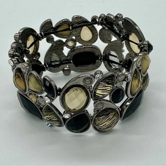 Stretchy Wide Cuff Statement Bracelet - Picture 3 of 8